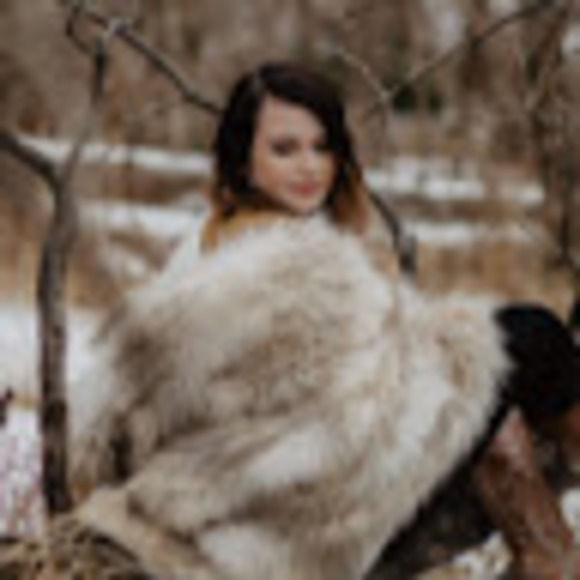 Meet your Posher, Josclyn - Picture 1 of 1